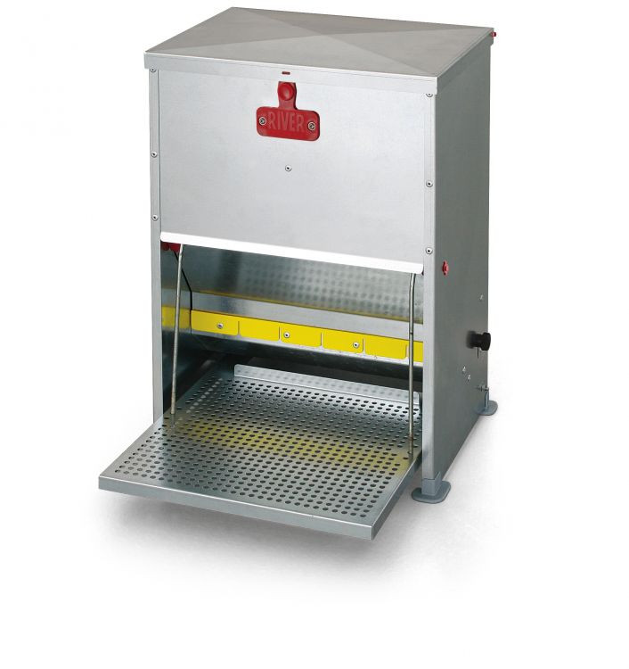River Systems 12kg Galvanised Vermin Proof Treadle Feeder At The